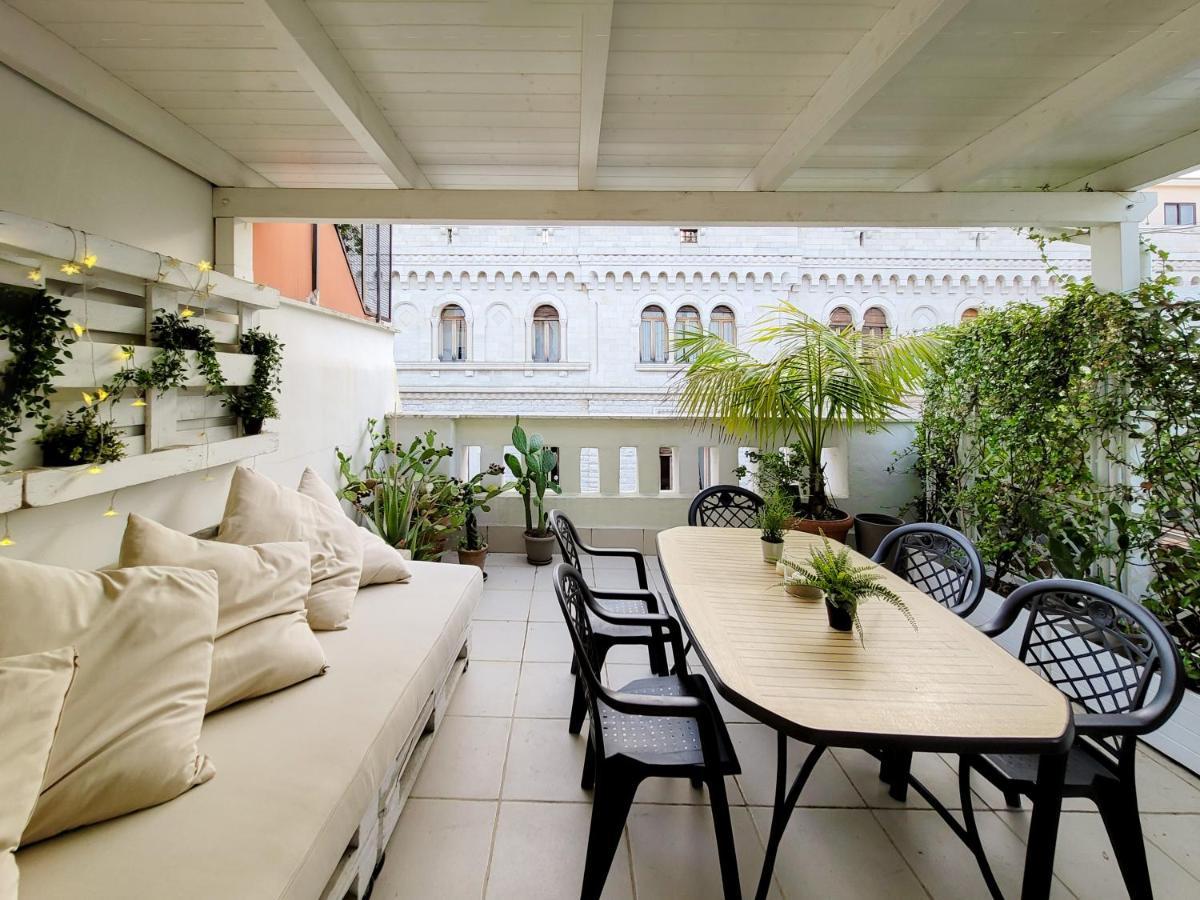 Penthouse In The Heart Of Bari With Terrace Διαμέρισμα Εξωτερικό φωτογραφία