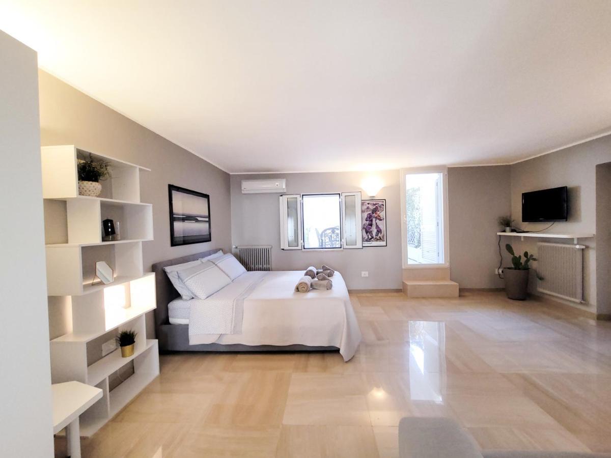 Penthouse In The Heart Of Bari With Terrace Διαμέρισμα Εξωτερικό φωτογραφία